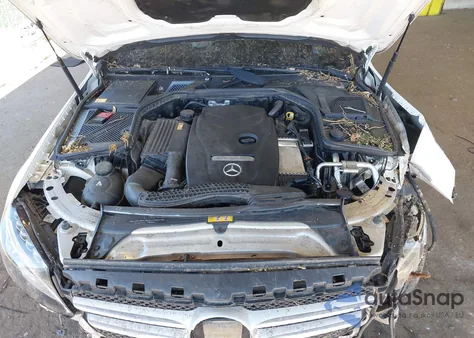 2015 Mercedes-Benz C 300 4Matic/Luxury 4Matic/Sport 4Matic z USA, uszkodzony, nr VIN 55SWF4KBXFU084352